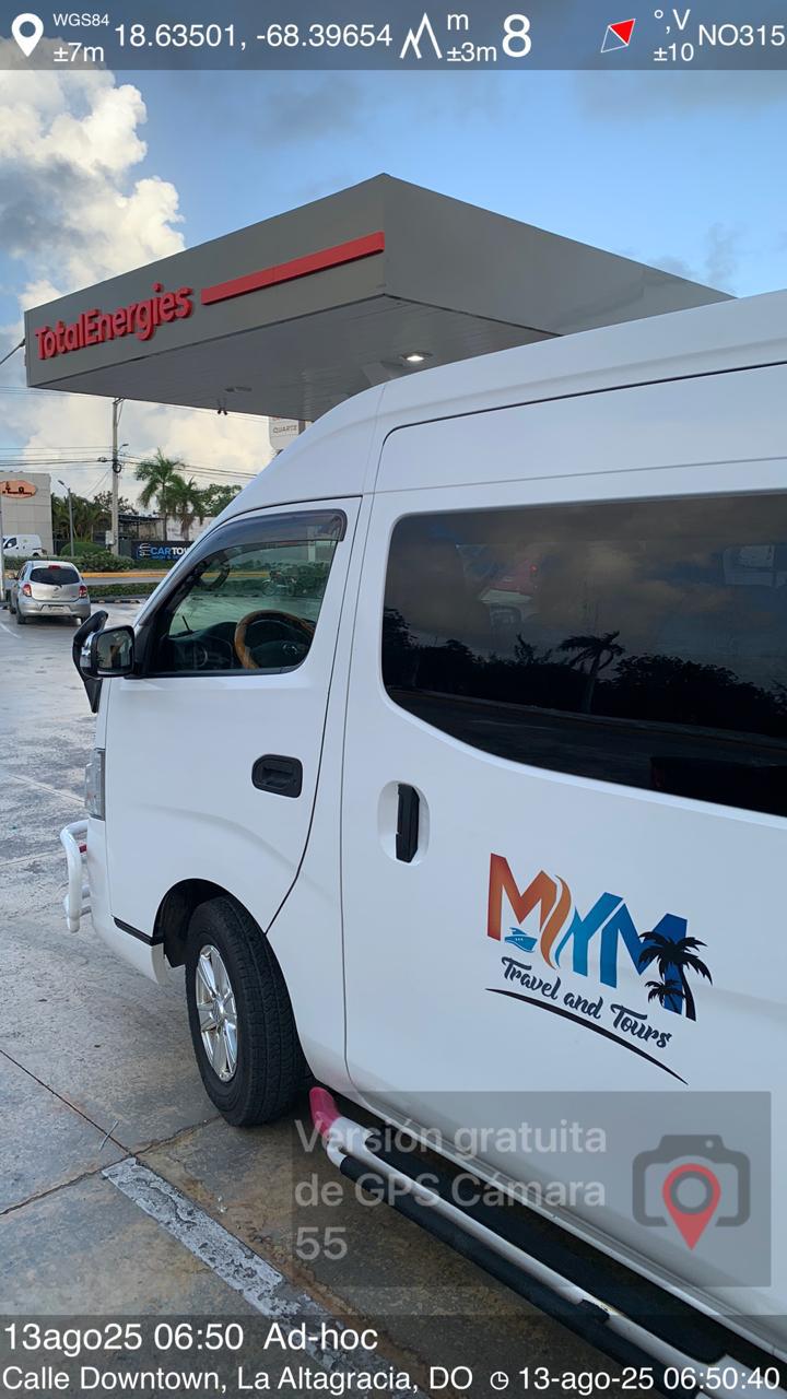 Techo Alto y Techo Bajo Transfer 9 a 12 Pax in Punta Cana area
